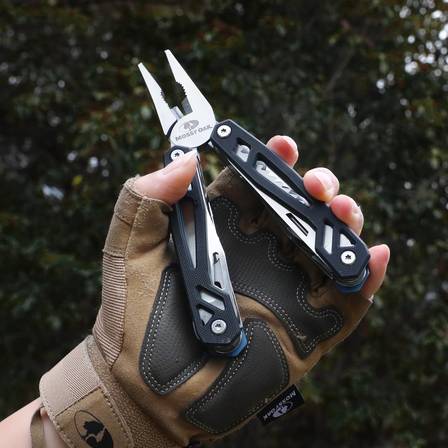 MOSSY OAK Multitool, 20-in-1 Stainless Steel Multi Tool Pliers, Self-locking Pliers with Sheath-Perfect for Outdoor, Survival, Camping, Hiking